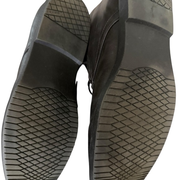 Calvin Klein Men\'s Brown Leather Chukka Shoes